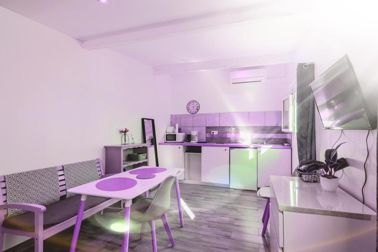 gite du stade Le cottage studio sur cour parking piscine Marseille Extérieur photo