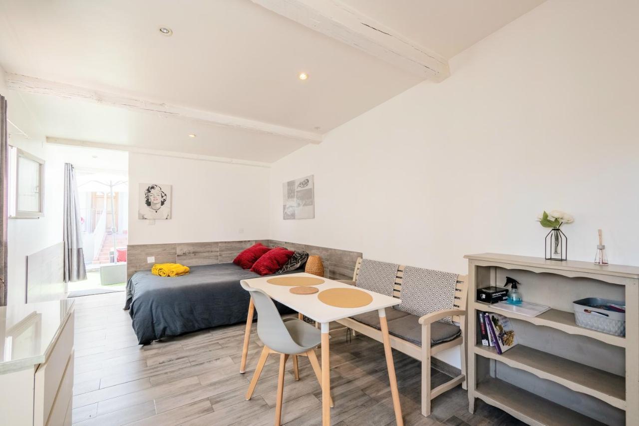 gite du stade Le cottage studio sur cour parking piscine Marseille Extérieur photo